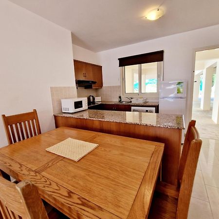 C5 Vanessa Poolside Apartment Peja Zewnętrze zdjęcie